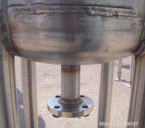 Unused- Mueller Pressure Tank, 50 Gallon, Model "F", 304L Stainless steel, Vertical. 17 1/2" diameter, 47" straight side, dished top and bottom. Internal rated 30 psi at 200 deg F and -20 deg F at 30...