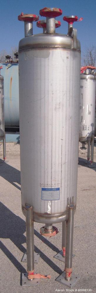 Unused- Mueller Pressure Tank, 50 Gallon, Model "F", 304L stainless steel, vertical. 17 1/2" diameter, 47" straight side, dished top and bottom. Internal rated 30 psi at 200 deg F and -20 deg F at 30...