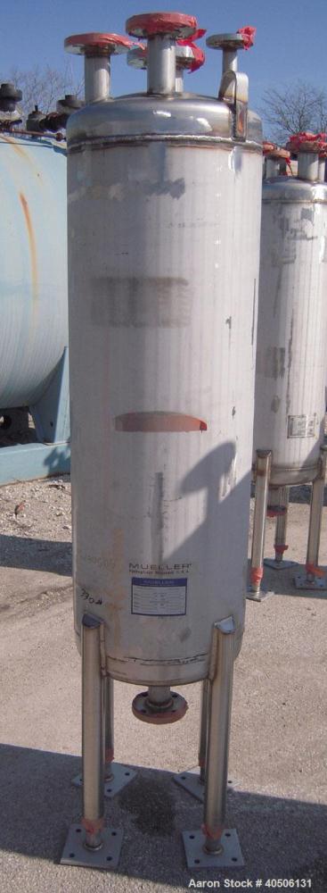 Unused- Mueller Pressure Tank, 50 Gallon, Model "F", 304L stainless steel, vertical. 17 1/2" diameter, 47" straight side, dished top and bottom. Internal rated 30 psi at 200 deg F and -20 deg F at 30...