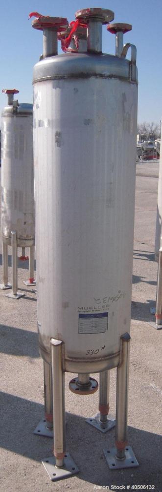 Unused- Mueller Pressure Tank, 50 Gallon, Model "F", 304L stainless steel, vertical. 17 1/2" diameter, 47" straight side, dished top and bottom. Internal rated 30 psi at 200 deg F and -20 deg F at 30...