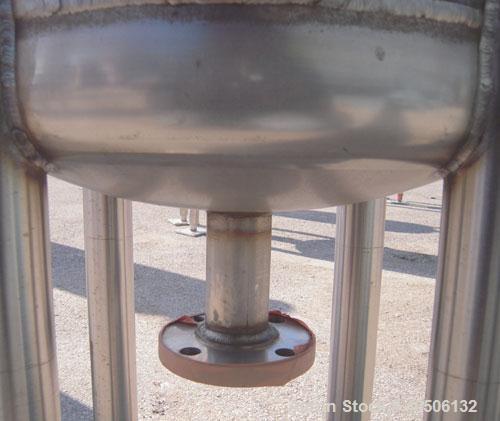 Unused- Mueller Pressure Tank, 50 Gallon, Model "F", 304L stainless steel, vertical. 17 1/2" diameter, 47" straight side, dished top and bottom. Internal rated 30 psi at 200 deg F and -20 deg F at 30...