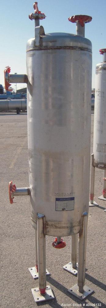 Unused- Mueller Pressure Tank, 50 Gallon, Model "F", 304L stainless steel, vertical. 17 1/2" diameter, 47" straight side, dished top and bottom. Internal rated 30 psi at 150 deg F and -20 deg F at 30...