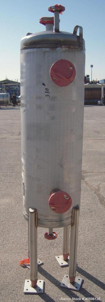 Unused- Mueller Pressure Tank, 50 Gallon, Model "F", 304L stainless steel, vertical. 17 1/2" diameter, 47" straight side, dished top and bottom. Internal rated 30 psi at 150 deg F and -20 deg F at 30...