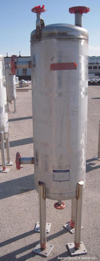 Unused- Mueller Pressure Tank, 50 Gallon, Model "F", 304L stainless steel, vertical. 17 1/2" diameter, 47" straight side, dished top and bottom. Internal rated 30 psi at 150 deg F and -20 deg F at 30...