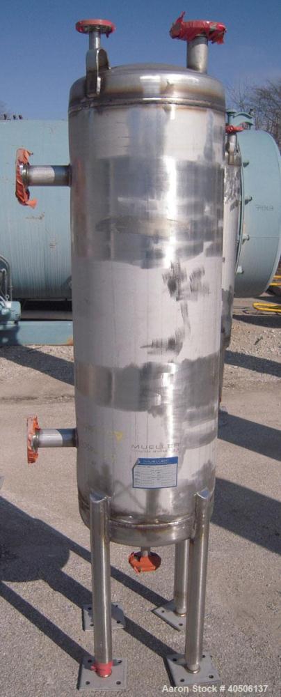 Unused- Mueller Pressure Tank, 50 Gallon, Model "F", 304L stainless steel, vertical. 17 1/2" diameter 47" straight side, dished top and bottom. Internal rated 30 psi at 150 deg F, and -20 deg F at 30...