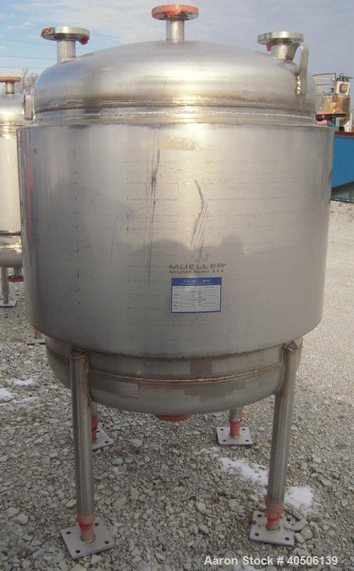 Unused- Mueller Pressure Tank, 100 Gallon, Model "F", 304L Stainless steel, Vertical. 36" diameter 30" straight side, dished top and bottom. Internal rated 30 psi at 300 deg.f., and -20 deg.f. at 30 ...