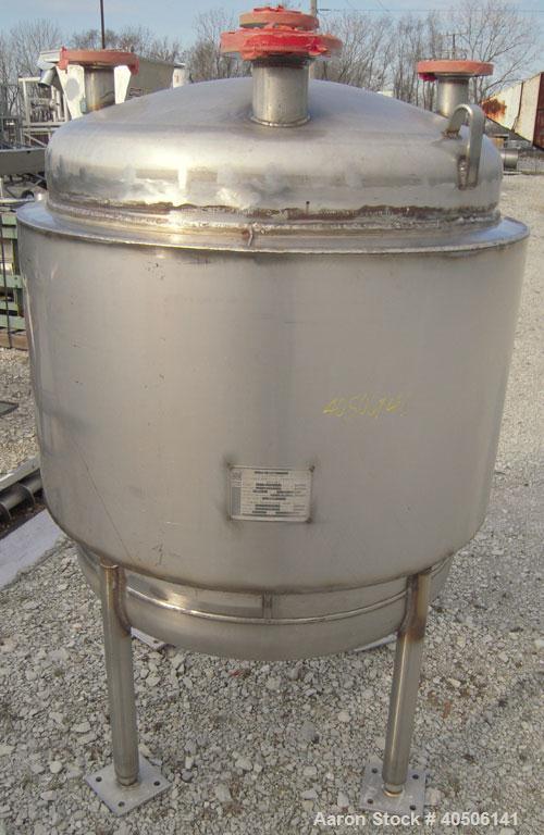 Unused- Mueller Pressure Tank, 100 Gallon, Model "F", 304L Stainless steel, Vertical. 36" diameter 30" straight side, dished top and bottom. Internal rated 30 psi at 300 deg.f., and -20 deg.f. at 30 ...