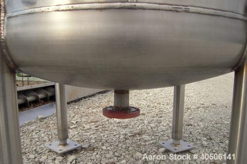 Unused- Mueller Pressure Tank, 100 Gallon, Model "F", 304L Stainless steel, Vertical. 36" diameter 30" straight side, dished top and bottom. Internal rated 30 psi at 300 deg.f., and -20 deg.f. at 30 ...