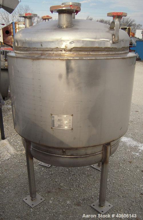 Unused- Mueller Pressure Tank, 100 Gallon, Model "F", 304L Stainless steel, Vertical. 36" diameter 30" straight side, dished top and bottom. Internal rated 30 psi at 300 deg.f., and -20 deg.f. at 30 ...