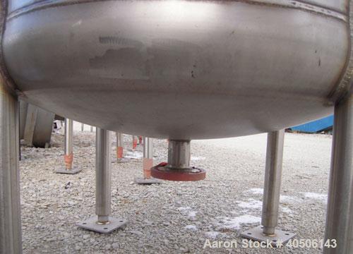 Unused- Mueller Pressure Tank, 100 Gallon, Model "F", 304L Stainless steel, Vertical. 36" diameter 30" straight side, dished top and bottom. Internal rated 30 psi at 300 deg.f., and -20 deg.f. at 30 ...