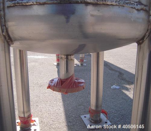 Unused- Mueller Pressure Tank, 150 Gallon, Model "F", 304L Stainless steel, Vertical. 23 1/2" diameter x 80" straight side, dished top and bottom. Internal rated 20 psi at 150 deg.f., and -20 deg.f. ...