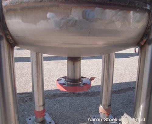 Unused- Mueller Pressure Tank, 150 Gallon, Model "F", 304L stainless steel, vertical. 23 1/2" diameter x 80" straight side, dished top and bottom. Internal rated 20 psi at 150 deg F, and -20 deg F at...