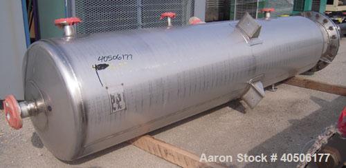 Unused- Mueller Flash Drum Pressure Tank, 200 gallon, model "F", 304L stainless steel, vertical. 24'' diameter x 138'' straight side, dished bolt on top, dished bottom. Internal rated 35 psi at 300 d...