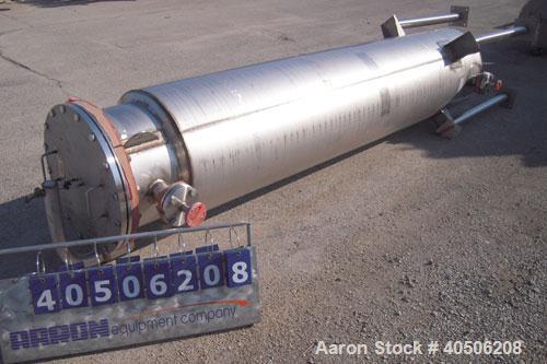 Unused- Mueller Pressure Tank, 263 Gallon, model "F", 304L stainless steel, vertical. 24" diameter x 138" straight side, dished bolt on top with davit arm, dished bottom. Internal rated 75 psi at 302...