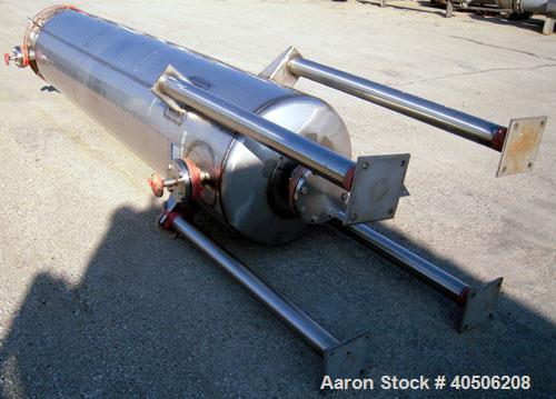 Unused- Mueller Pressure Tank, 263 Gallon, model "F", 304L stainless steel, vertical. 24" diameter x 138" straight side, dished bolt on top with davit arm, dished bottom. Internal rated 75 psi at 302...