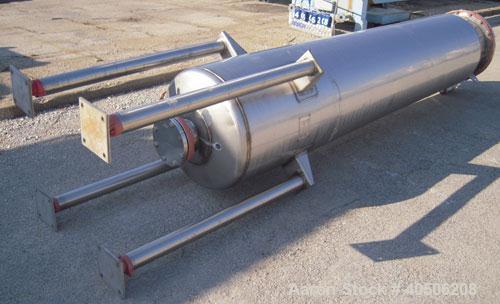 Unused- Mueller Pressure Tank, 263 Gallon, model "F", 304L stainless steel, vertical. 24" diameter x 138" straight side, dished bolt on top with davit arm, dished bottom. Internal rated 75 psi at 302...