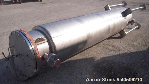 Unused- Mueller Pressure Tank, 263 Gallon, model "F", 304L stainless steel, vertical. 24" diameter x 138" straight side, dished bolt on top with davit arm, dished bottom. Internal rated 75 psi at 302...