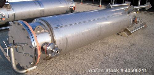 Unused- Mueller Pressure Tank, 263 Gallon, model "F", 304L stainless steel, vertical. 24" diameter x 138" straight side, dished bolt on top with davit arm, dished bottom. Internal rated 75 psi at 302...