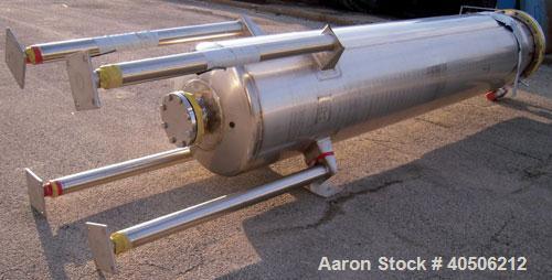 Unused- Mueller Pressure Tank, 263 Gallon, model "F", 304L stainless steel, vertical. 24" diameter x 138" straight side, dished bolt on top with davit arm, dished bottom. Internal rated 75 psi at 302...