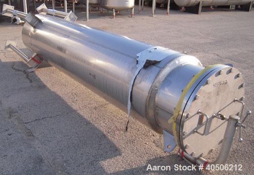 Unused- Mueller Pressure Tank, 263 Gallon, model "F", 304L stainless steel, vertical. 24" diameter x 138" straight side, dished bolt on top with davit arm, dished bottom. Internal rated 75 psi at 302...