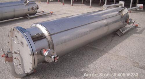 Unused- Mueller Pressure Tank, 263 Gallon, Model "F", 304L Stainless Steel, Vertical. 24" diameter x 138" straight side, dished bolt on top with davit arm, dished bottom. Internal rated 75 psi at 302...