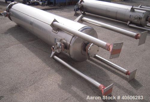 Unused- Mueller Pressure Tank, 263 Gallon, Model "F", 304L Stainless Steel, Vertical. 24" diameter x 138" straight side, dished bolt on top with davit arm, dished bottom. Internal rated 75 psi at 302...