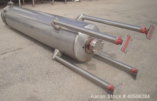 Unused- Mueller Pressure Tank, 263 Gallon, Model "F", 304L Stainless Steel, Vertical. 24" diameter x 138" straight side, dished bolt on top with davit arm, dished bottom. Internal rated 75 psi at 302...