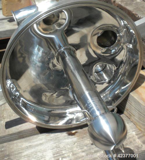 Used Mueller Pressure Tank, 66 Gallon, model F, 316L stainless steel, vertical. 24" Diameter x 32" straight side, cone top, dish bottom. Internal rated 15 psi @ 150 degrees F. Internal CIP spray ball...