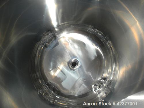 Used Mueller Pressure Tank, 66 Gallon, model F, 316L stainless steel, vertical. 24" Diameter x 32" straight side, cone top, dish bottom. Internal rated 15 psi @ 150 degrees F. Internal CIP spray ball...
