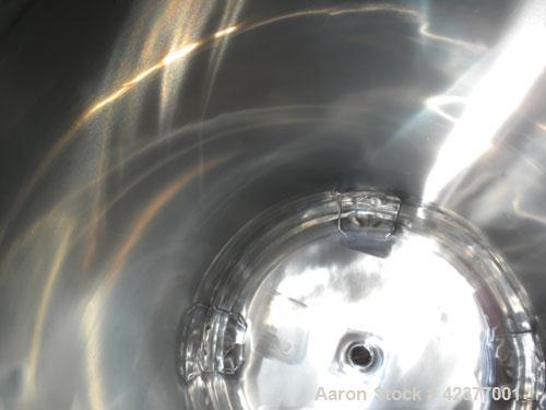 Used Mueller Pressure Tank, 66 Gallon, model F, 316L stainless steel, vertical. 24" Diameter x 32" straight side, cone top, dish bottom. Internal rated 15 psi @ 150 degrees F. Internal CIP spray ball...