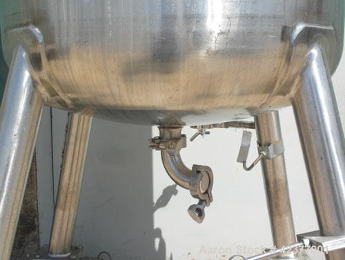 Used Mueller Pressure Tank, 66 Gallon, model F, 316L stainless steel, vertical. 24" Diameter x 32" straight side, cone top, dish bottom. Internal rated 15 psi @ 150 degrees F. Internal CIP spray ball...