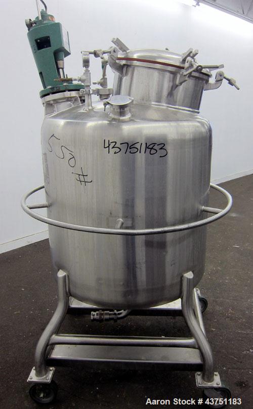 Used Mueller Tank, 100 Gallon, Model F, 316 Stainless Steel, Vertical.  36" Diameter x 32" straight side.  Dished top and bottom.  Internal rated 3 psi at 100 degrees F.  Off-center top entering Ligh...