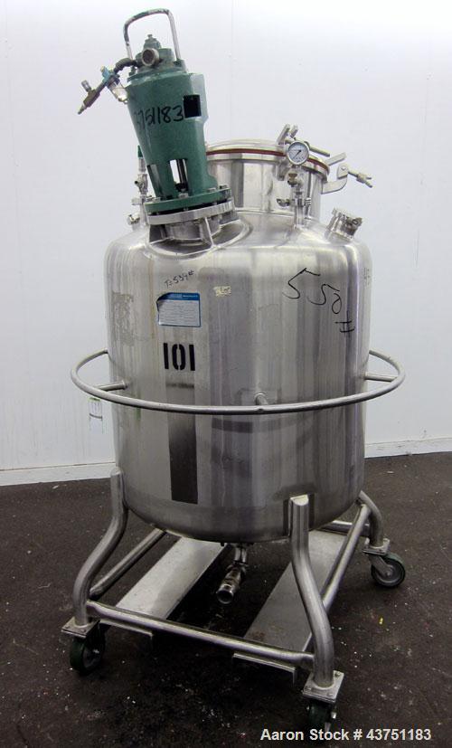 Used Mueller Tank, 100 Gallon, Model F, 316 Stainless Steel, Vertical.  36" Diameter x 32" straight side.  Dished top and bottom.  Internal rated 3 psi at 100 degrees F.  Off-center top entering Ligh...