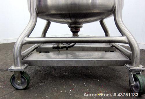 Used Mueller Tank, 100 Gallon, Model F, 316 Stainless Steel, Vertical.  36" Diameter x 32" straight side.  Dished top and bottom.  Internal rated 3 psi at 100 degrees F.  Off-center top entering Ligh...
