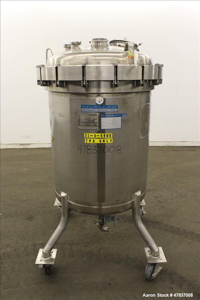 Used Mueller Pressure Tank, 430 Liter (113 Gallon), Model F, 316L Stainless Steel, Vertical. 30" Diameter x 34" straight side, dished clamp on top, dished bottom. Internal rated 45 psi & Full Vacuum ...