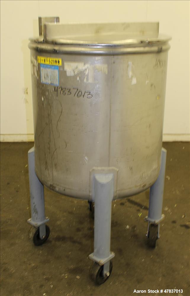 Used Mueller Tank, 378 Liter (99.8 Gallon), Model F, 316 Stainless Steel, Vertical. 30" Diameter x 29" straight side, open top with (2) 1/2 covers, dished bottom. Provision for a clamp on agitator. B...