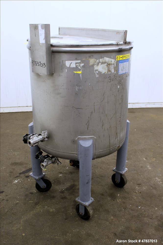 Used Mueller Tank, 378 Liter (99.8 Gallon), Model F, 316 Stainless Steel, Vertical. 30" Diameter x 29" straight side, open top with (2) 1/2 covers, dished bottom. Provision for a clamp on agitator. B...
