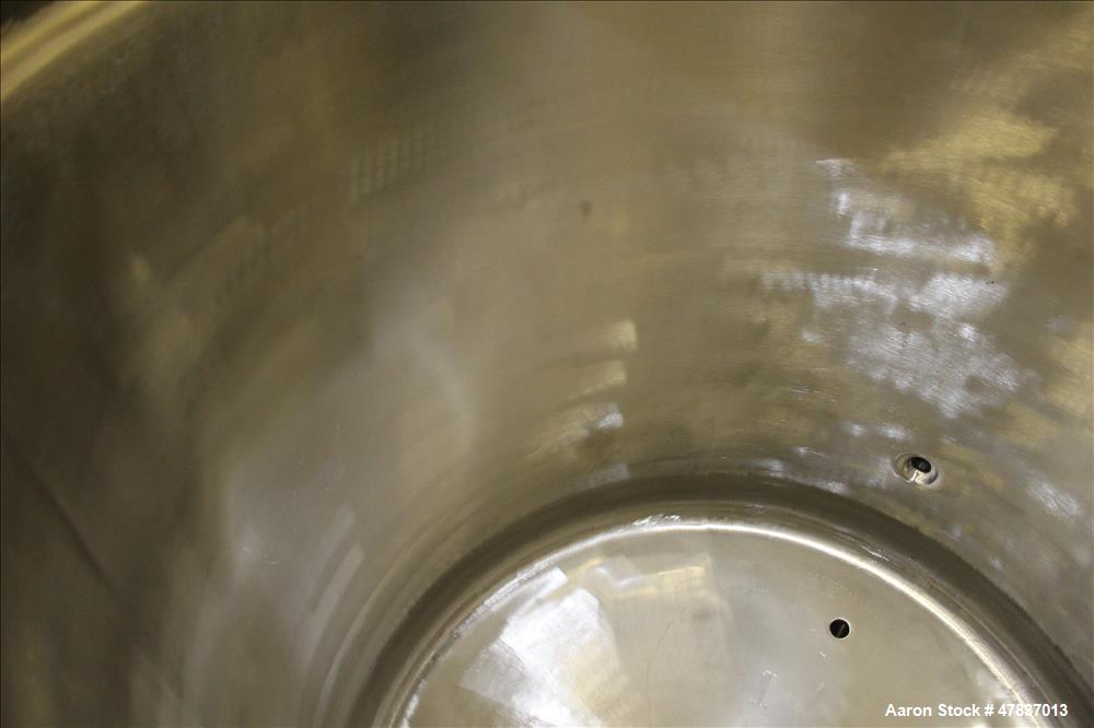 Used Mueller Tank, 378 Liter (99.8 Gallon), Model F, 316 Stainless Steel, Vertical. 30" Diameter x 29" straight side, open top with (2) 1/2 covers, dished bottom. Provision for a clamp on agitator. B...