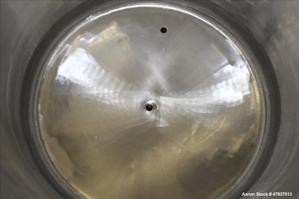 Used Mueller Tank, 378 Liter (99.8 Gallon), Model F, 316 Stainless Steel, Vertical. 30" Diameter x 29" straight side, open top with (2) 1/2 covers, dished bottom. Provision for a clamp on agitator. B...