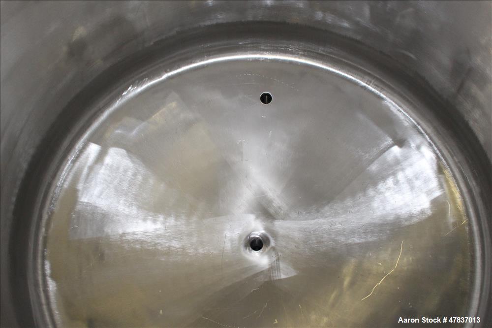 Used Mueller Tank, 378 Liter (99.8 Gallon), Model F, 316 Stainless Steel, Vertical. 30" Diameter x 29" straight side, open top with (2) 1/2 covers, dished bottom. Provision for a clamp on agitator. B...