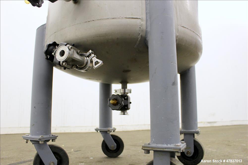 Used Mueller Tank, 378 Liter (99.8 Gallon), Model F, 316 Stainless Steel, Vertical. 30" Diameter x 29" straight side, open top with (2) 1/2 covers, dished bottom. Provision for a clamp on agitator. B...