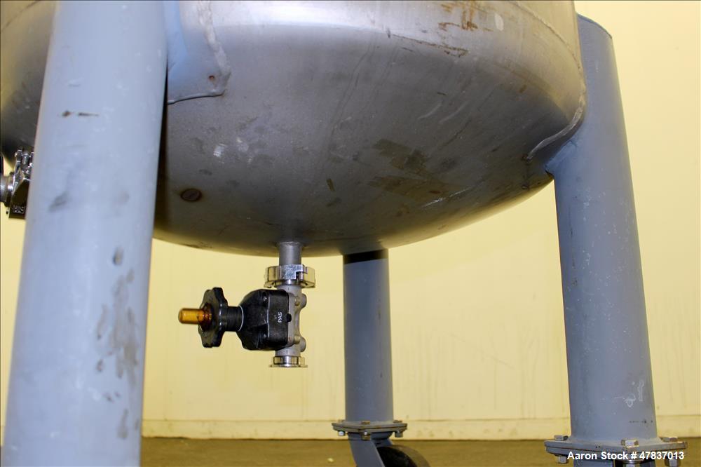Used Mueller Tank, 378 Liter (99.8 Gallon), Model F, 316 Stainless Steel, Vertical. 30" Diameter x 29" straight side, open top with (2) 1/2 covers, dished bottom. Provision for a clamp on agitator. B...