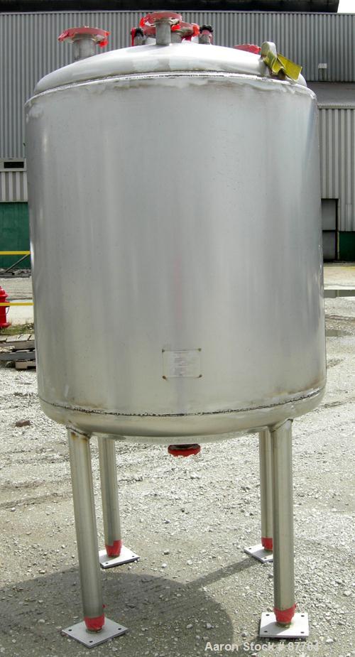 Unused-NEW: Mueller pressure tank, 470 gallon, 304/304L stainless steel, vertical. 48" diameter x 50" straight side. Dished top and bottom. Internal rated 15 psi at 200 deg F. Insulated with Foamglas...