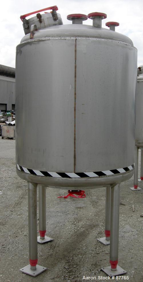 Unused-NEW: Mueller pressure tank, 470 gallon, 304/304L stainless steel, vertical. 48" diameter x 50" straight side. Dished top and bottom. Internal rated 15 psi at 200 deg F. Insulated with Foamglas...