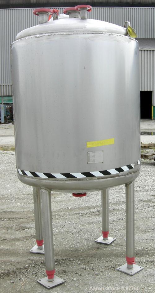 Unused-NEW: Mueller pressure tank, 470 gallon, 304/304L stainless steel, vertical. 48" diameter x 50" straight side. Dished top and bottom. Internal rated 15 psi at 200 deg F. Insulated with Foamglas...