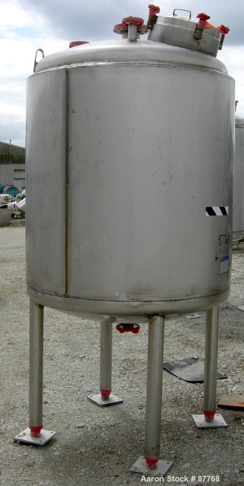 Unused-NEW: Mueller pressure tank, 470 gallon, 304/304L stainless steel, vertical. 48" diameter x 50" straight side. Dished top and bottom. Internal rated 15 psi at 200 deg F. Insulated with Foamglas...