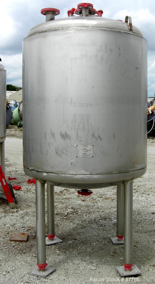 Unused-NEW: Mueller pressure tank, 470 gallon, 304/304L stainless steel, vertical. 48" diameter x 50" straight side. Dished top and bottom. Internal rated 15 psi at 200 deg F. Insulated with Foamglas...