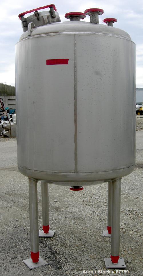Unused-NEW: Mueller pressure tank, 470 gallon, 304/304L stainless steel, vertical. 48" diameter x 50" straight side. Dished top and bottom. Internal rated 15 psi at 200 deg F. Insulated with Foamglas...