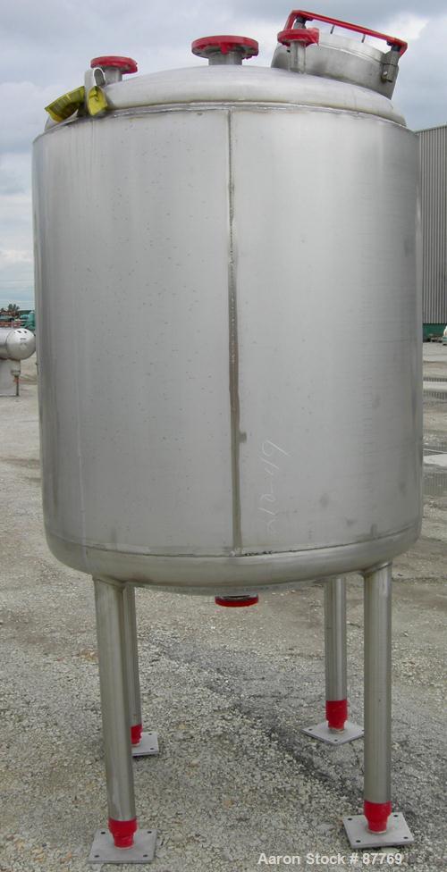 Unused-NEW: Mueller pressure tank, 470 gallon, 304/304L stainless steel, vertical. 48" diameter x 50" straight side. Dished top and bottom. Internal rated 15 psi at 200 deg F. Insulated with Foamglas...