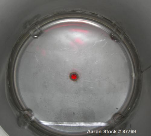 Unused-NEW: Mueller pressure tank, 470 gallon, 304/304L stainless steel, vertical. 48" diameter x 50" straight side. Dished top and bottom. Internal rated 15 psi at 200 deg F. Insulated with Foamglas...